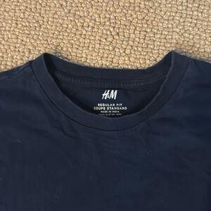 H&M regular fit coupe standard shirts in size Small